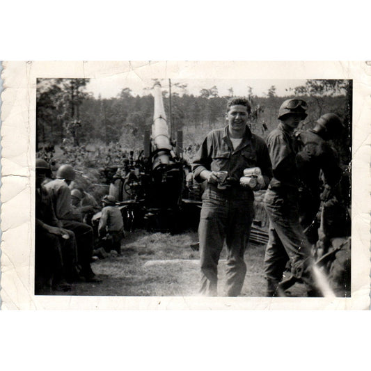 Soldiers Drinking Beer 280mm Artillery Postwar Europe c1954 Army Photo AF1-AP5