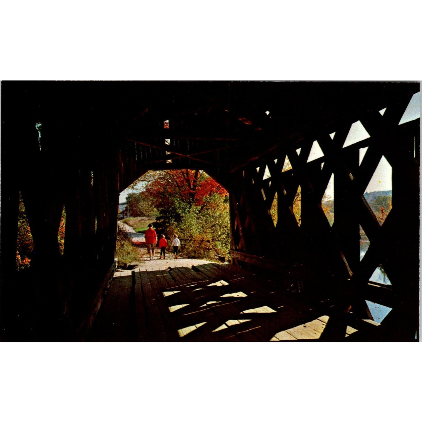 Lattice Pattern Covered Bridge New England Vintage Covered Bridge Postcard PD3