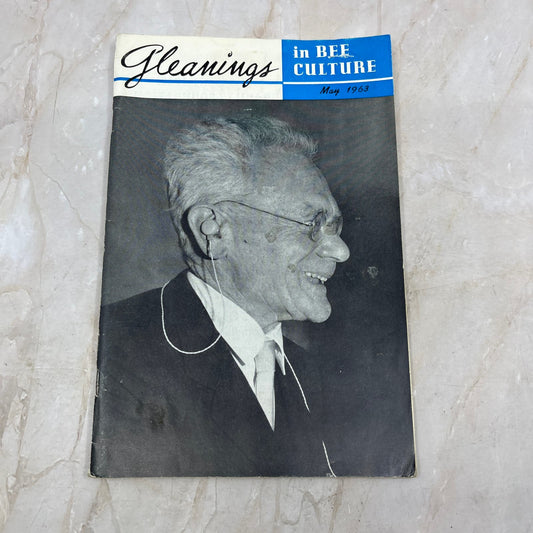 1963 May Gleanings in Bee Culture Magazine Bees Beekeeping Honey TD7
