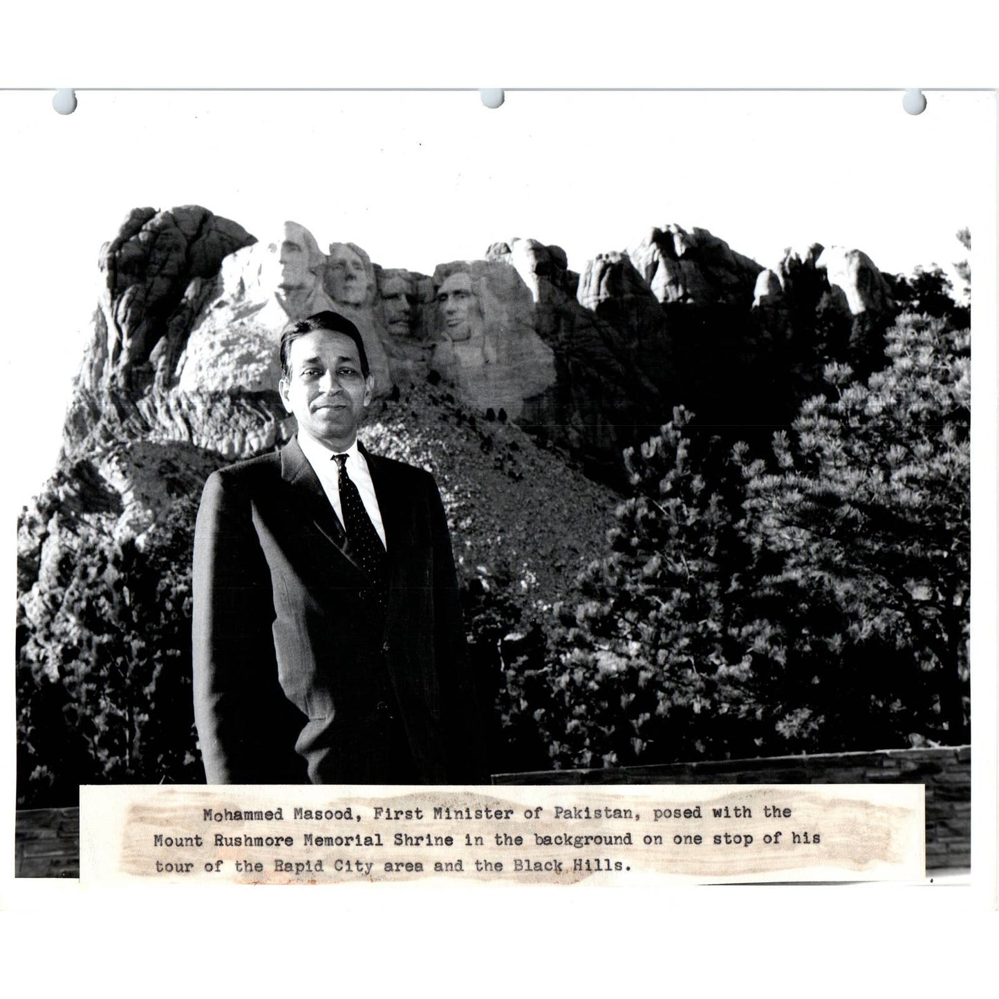 Minister of Pakistan Mohammed Masood at Mt. Rushmore 1963 8x10 Photo TK1-P11