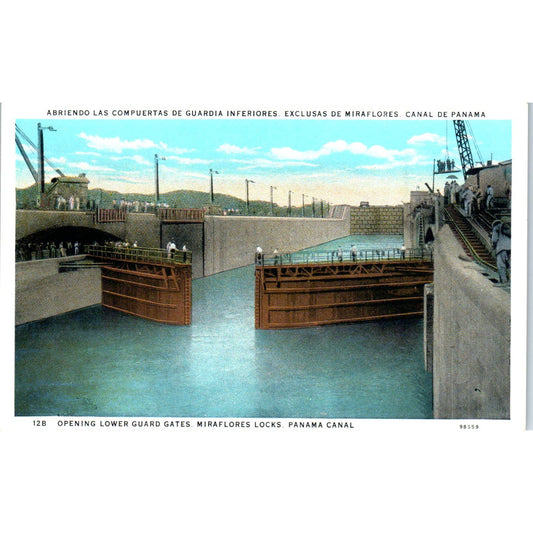 Lowering Guard Gates Panama Canal - Original Postcard TJ7-RP3
