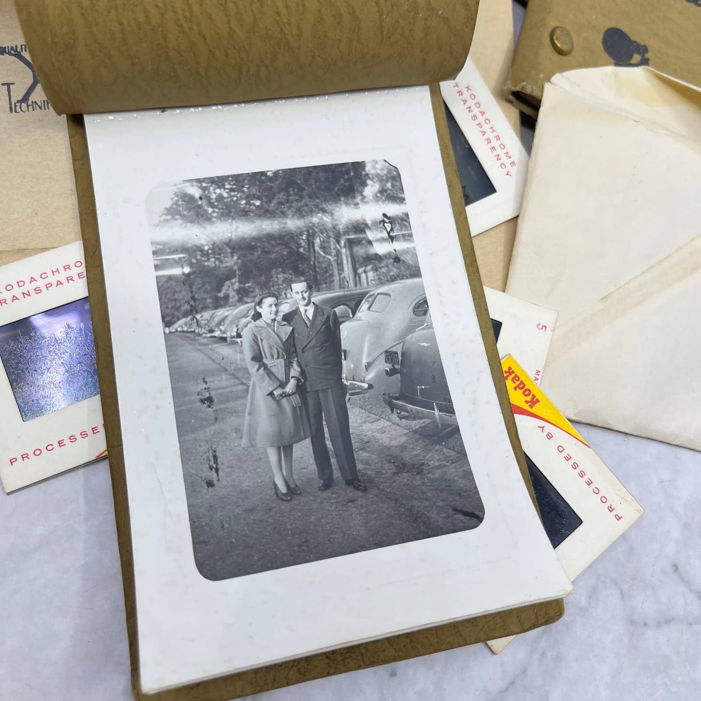 HUGE Lot Hundreds of Antique Photos CDV Cabinet Cards Photo Books 8+ Pounds