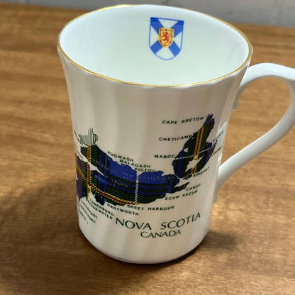Vintage Crown Warwick Nova Scotia Canada Tartan Souvenir Tea Coffee Cup Mug TA3