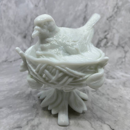 Vintage WESTMORELAND Milk Glass White Bird Robin on Nest Candy Dish 6X6 TJ2