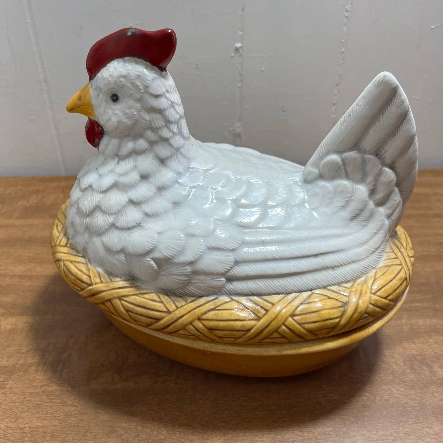 HUGE Vintage Hand Painted Ceramic NESTING HEN 10 x 8” TF6