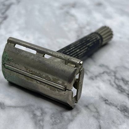 1960s V4 Gillette Vintage Safety Razor SE9