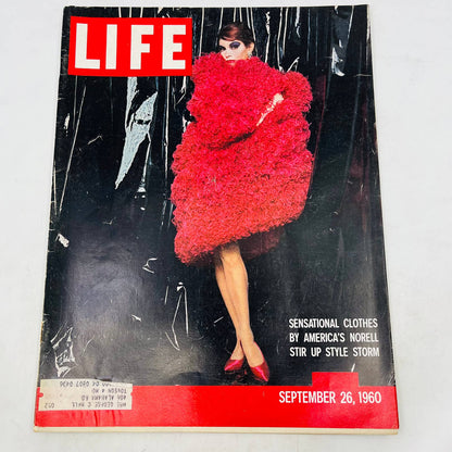 LIFE Magazine May 23 1960 - The Minuteman on Lexington Green TA8