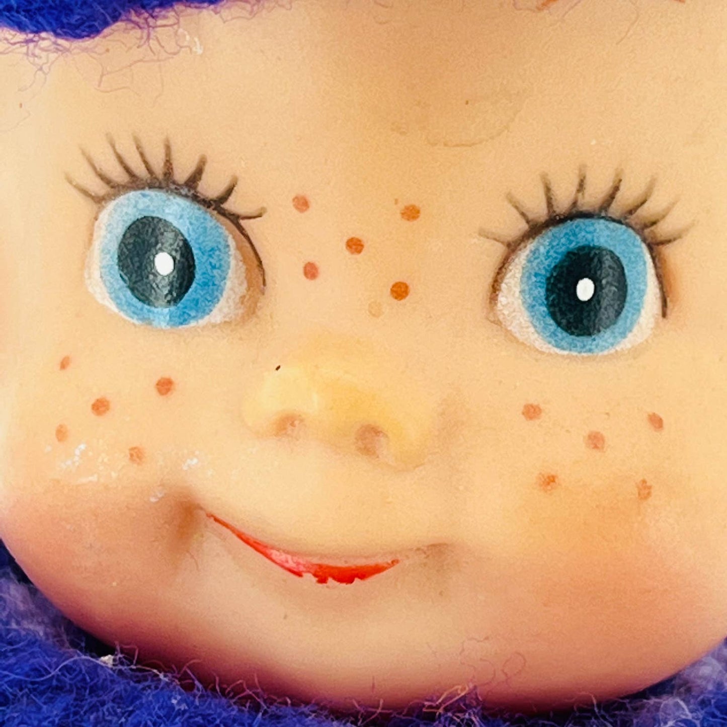 1960s Crocheted Creepy Google Eye Doll Oddity w/ Removable Hat 6” TD2