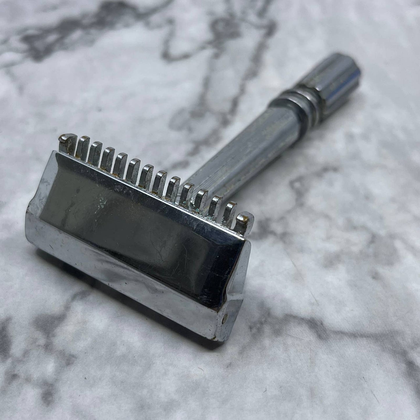 Vintage 1933 GEM Micromatic Open Comb Single Edge TTO Safety Razor SE6-1