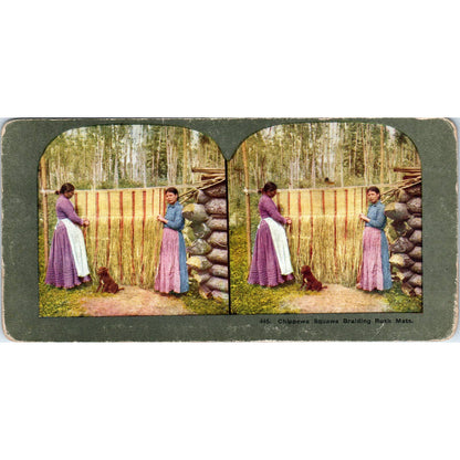 Chippewa Squaws Braiding Rush Mats - Antique Stereoview Card TJ1-C1