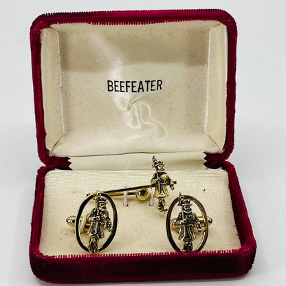 Vintage Beefeater Gin Gold Tone Figural Cufflinks & Tie Clip Set in Box SB3
