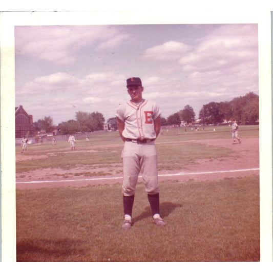 1963 Original Photograph Baseball Pitcher With "E" Uniform Color 3.5x3.5 AD8-P1