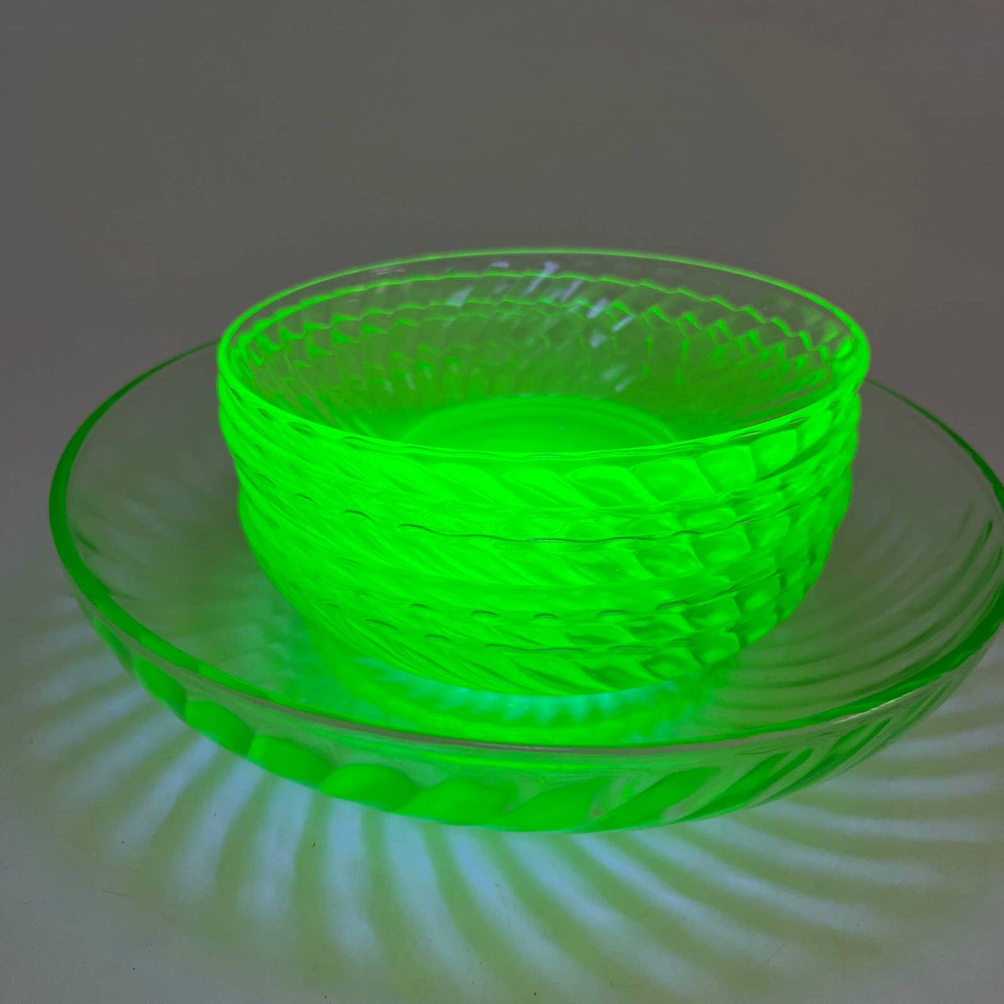 Federal Glass Uranium Glass Swirl Pattern Serving Bowl & Berry Bowl Set TI1