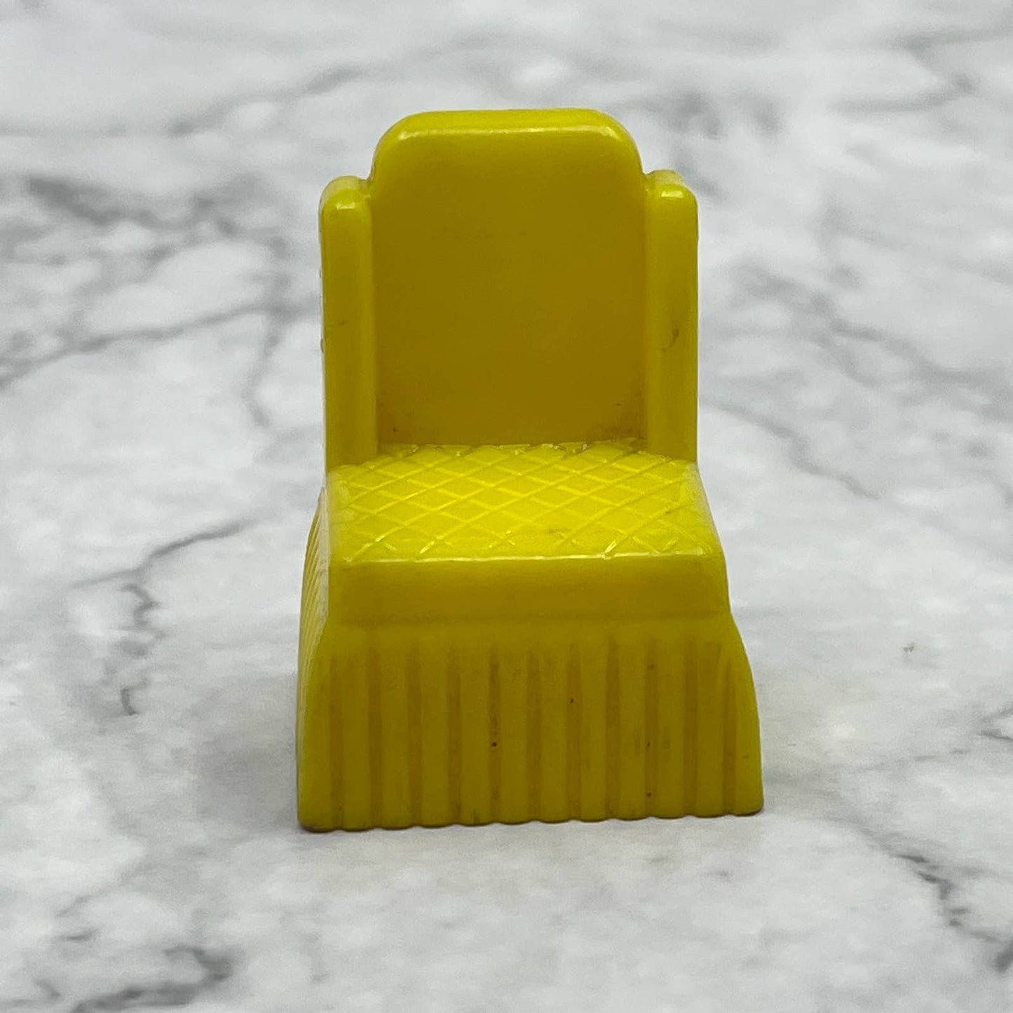 Vintage MARX Yellow Plastic Dollhouse Furniture Living Room Easy Chair 1.25” SE7