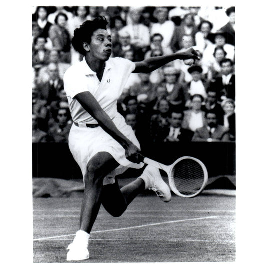 1957 Original Press Photo Women's Tennis Althea Gibson Wimbledon ~8x10" AD2