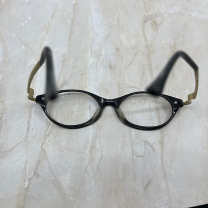 Vintage Ladies' Black and Gold Cat Eye Eyeglasses Frames TJ9G1-5