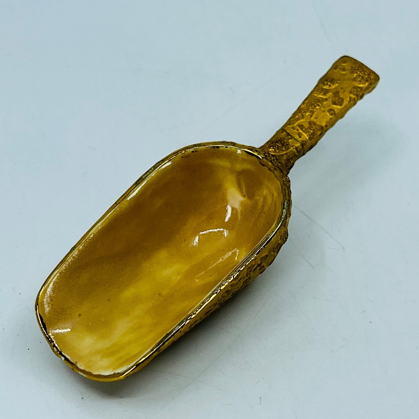 Vintage Miniature Gold Tone Ceramic Grain Scoop 3 1/2” SB2