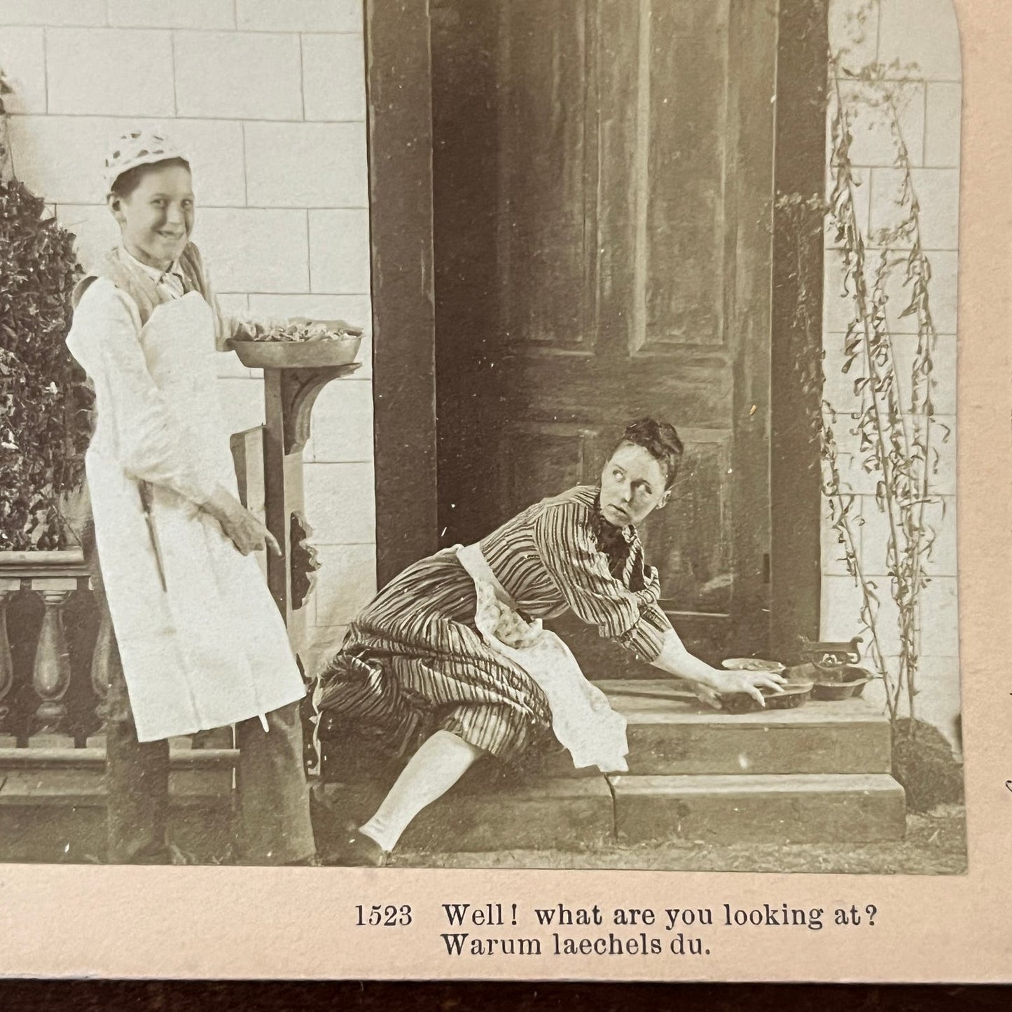 Victorian Couple Humor "What Are You Looking At" 1890 Stereoview Card TJ9-V3