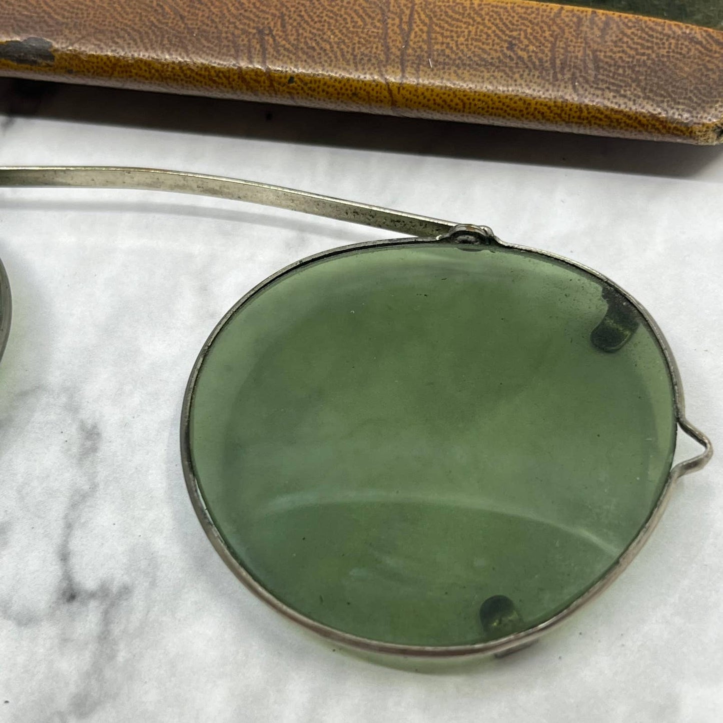 Vintage Aviator Silver Tone clip-on sunglasses frames 4.5 Across SE9