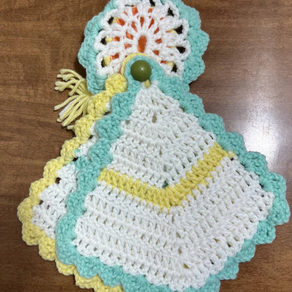 Vintage 1960s Crocheted Plastic Doll Face Pot Holders Green Yellow White TH6