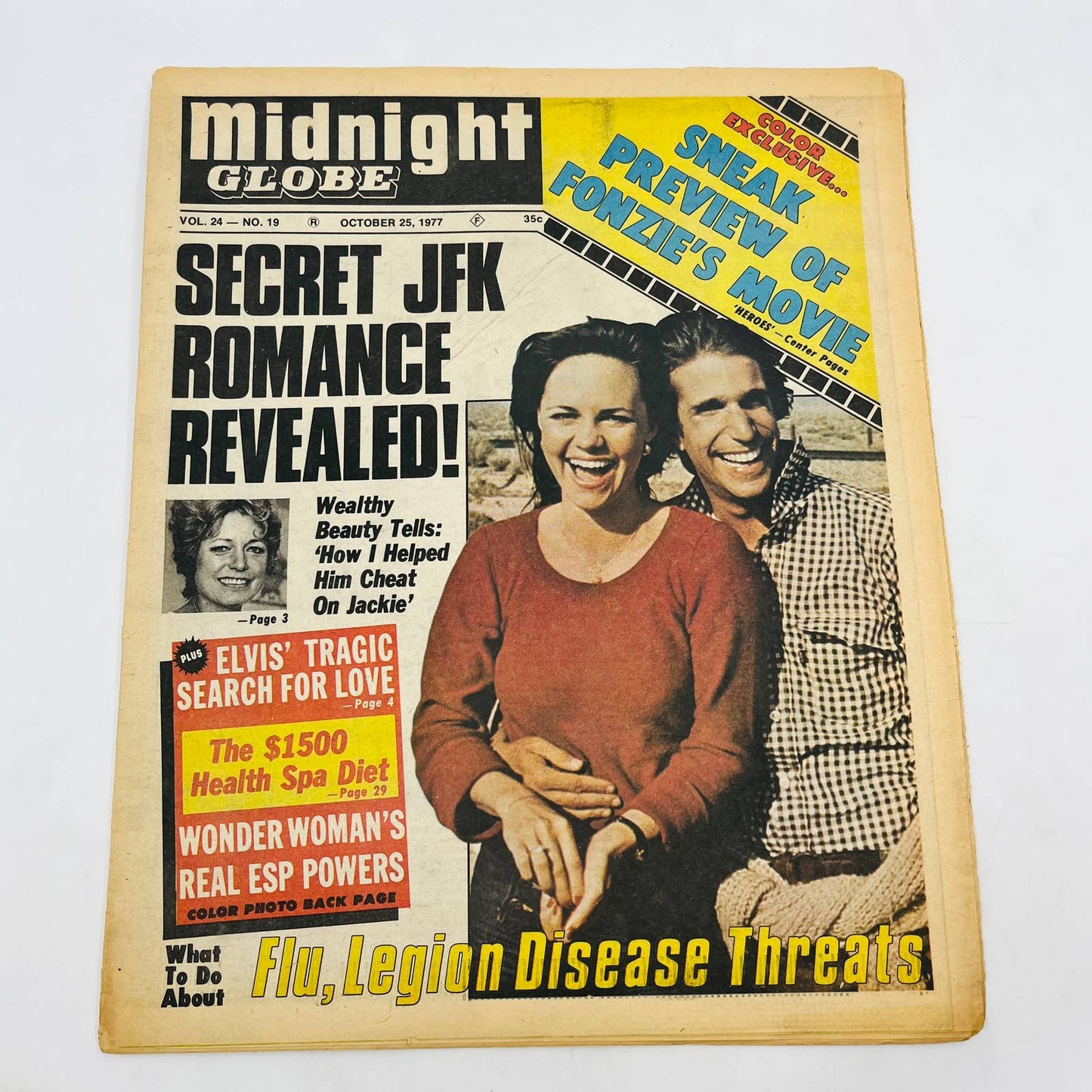 Midnight Globe 1977 Henry Winkler JFK Elvis Patty Hearst Sally Field FL2