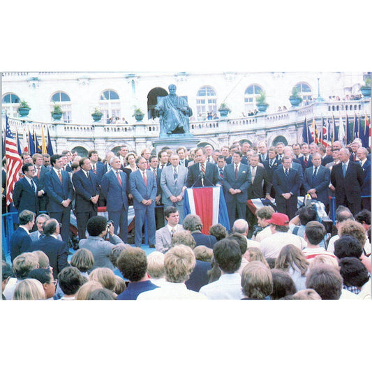 VP Candidate George Bush Speech 1980 Original Postcard P2-11