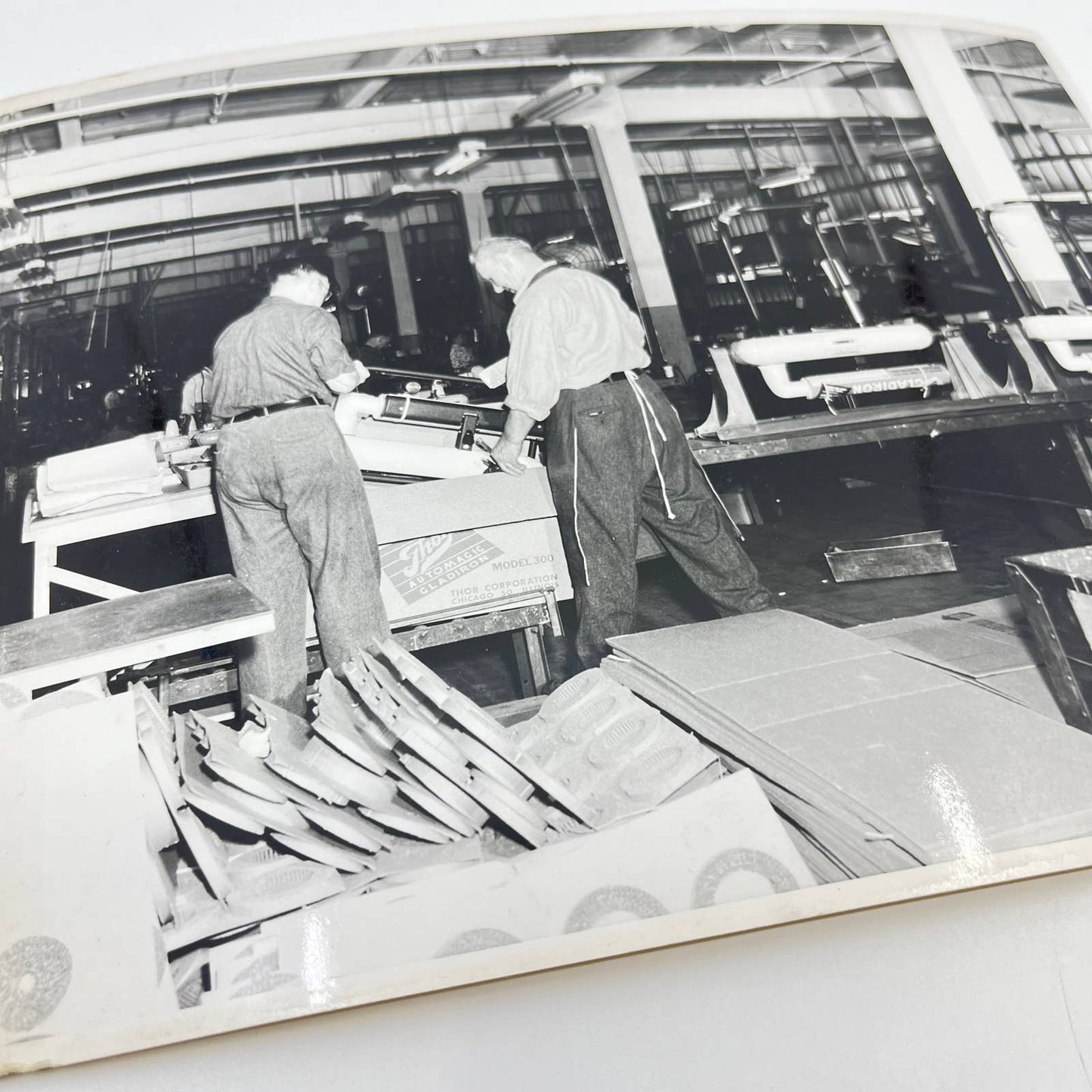 1940s Assembly Line Manufacturing Photo Thor Automatic Gladiron Chicago IL AA7-2