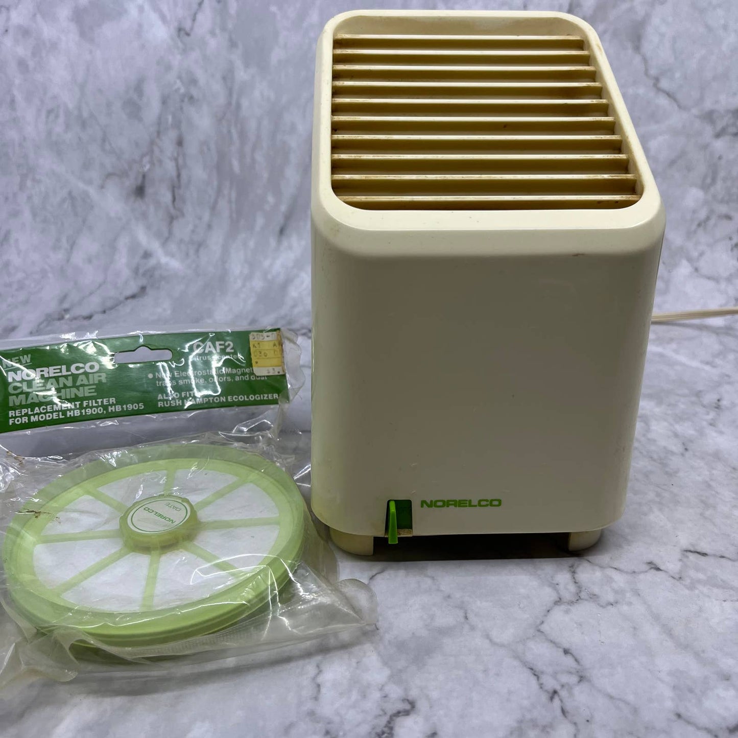 Norelco HB1900 Clean Air Machine - Tested WORKS + NOS Filter Cartridge TJ3