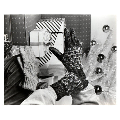 c1960 Press Photo Knit Wool Gloves Christmas Advertisement AE1