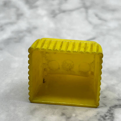 Vintage MARX Yellow Plastic Dollhouse Furniture Living Room Easy Chair 1.25” SE7