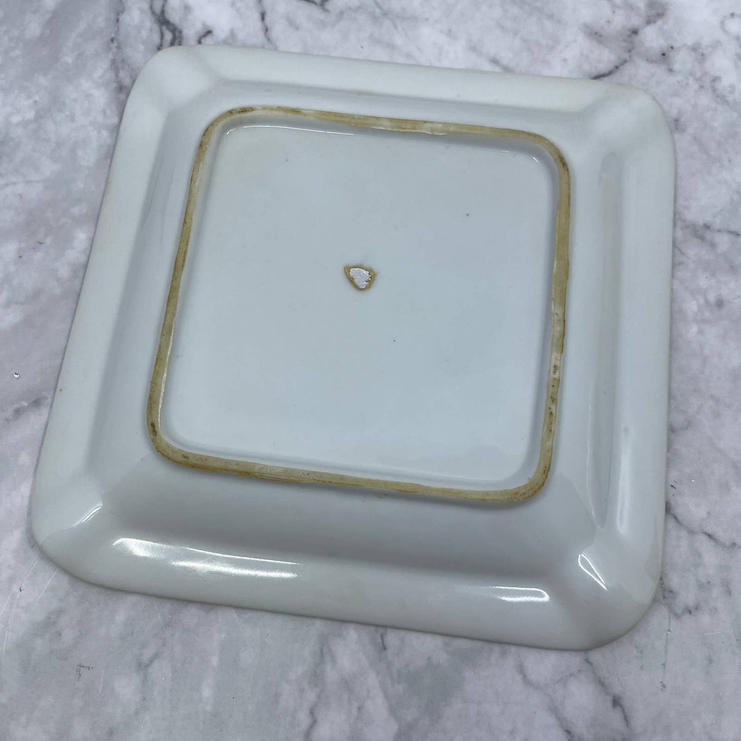 Ucagco Porcelain Hand Painted German Shepherd Ashtray 7" with Gold Trim TJ3-2