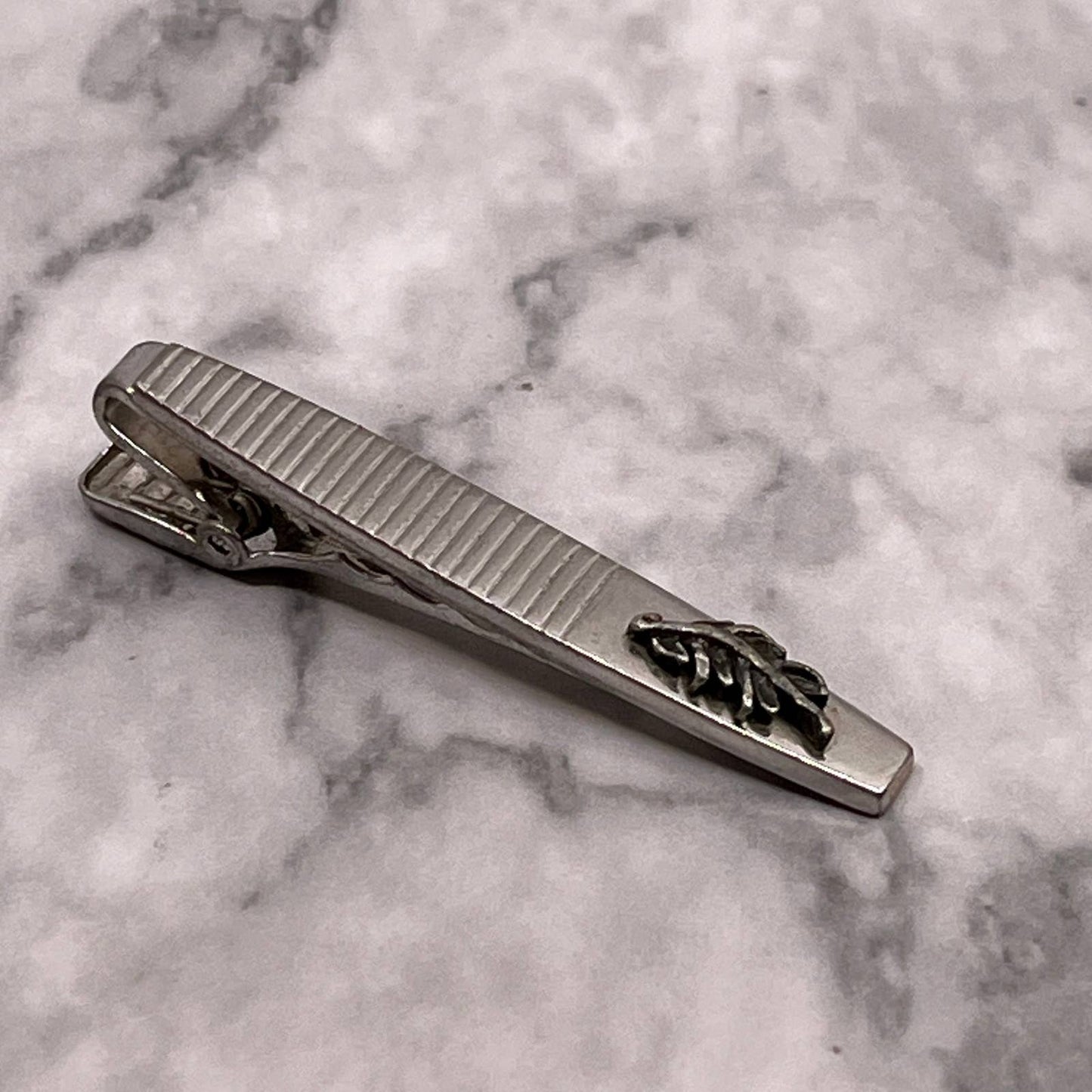 Vintage Silver Tone Anson Ribbed Leaf Branch Tie Clip Bar Clasp SA2-2