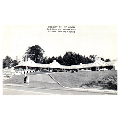 Holiday Deluxe Hotel Berkshire, Pittsfield MA Fred Tereshuck - Postcard TJ8-2