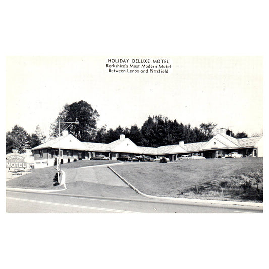 Holiday Deluxe Hotel Berkshire, Pittsfield MA Fred Tereshuck - Postcard TJ8-2