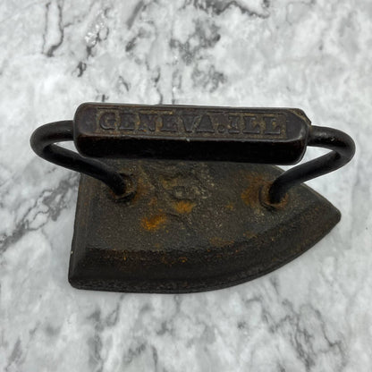 Antique Geneva Illinois No 6 Cast Iron Sad Iron with Star 5.5” TJ6