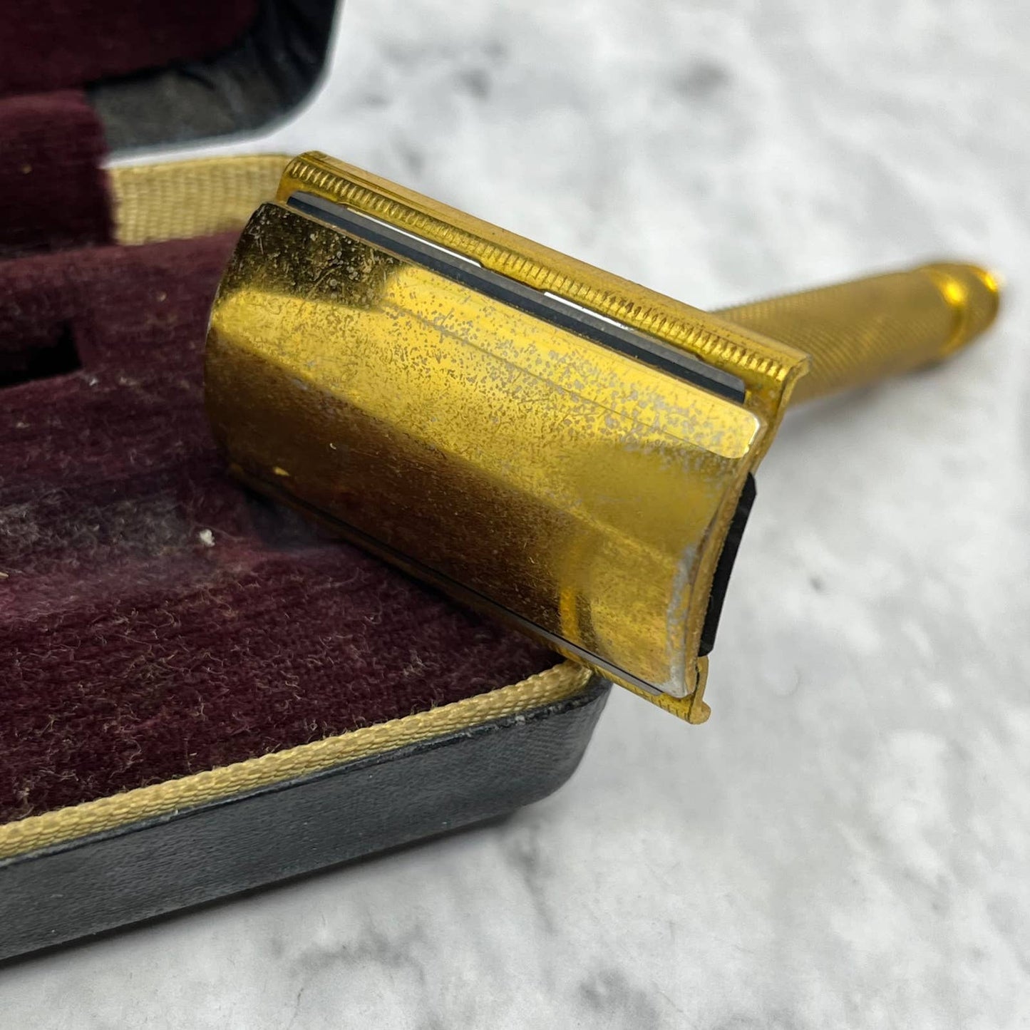 Vintage Gillette Double Sided Gold Tone Safety Razor With Case TJ9