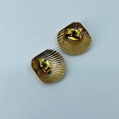 Vintage MCM Mod Gold Tone Seashell Earrings SB2