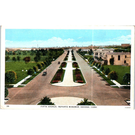 Fifth Avenue, Reparto Miramar - Havana Cuba Original Postcard TK1-P16