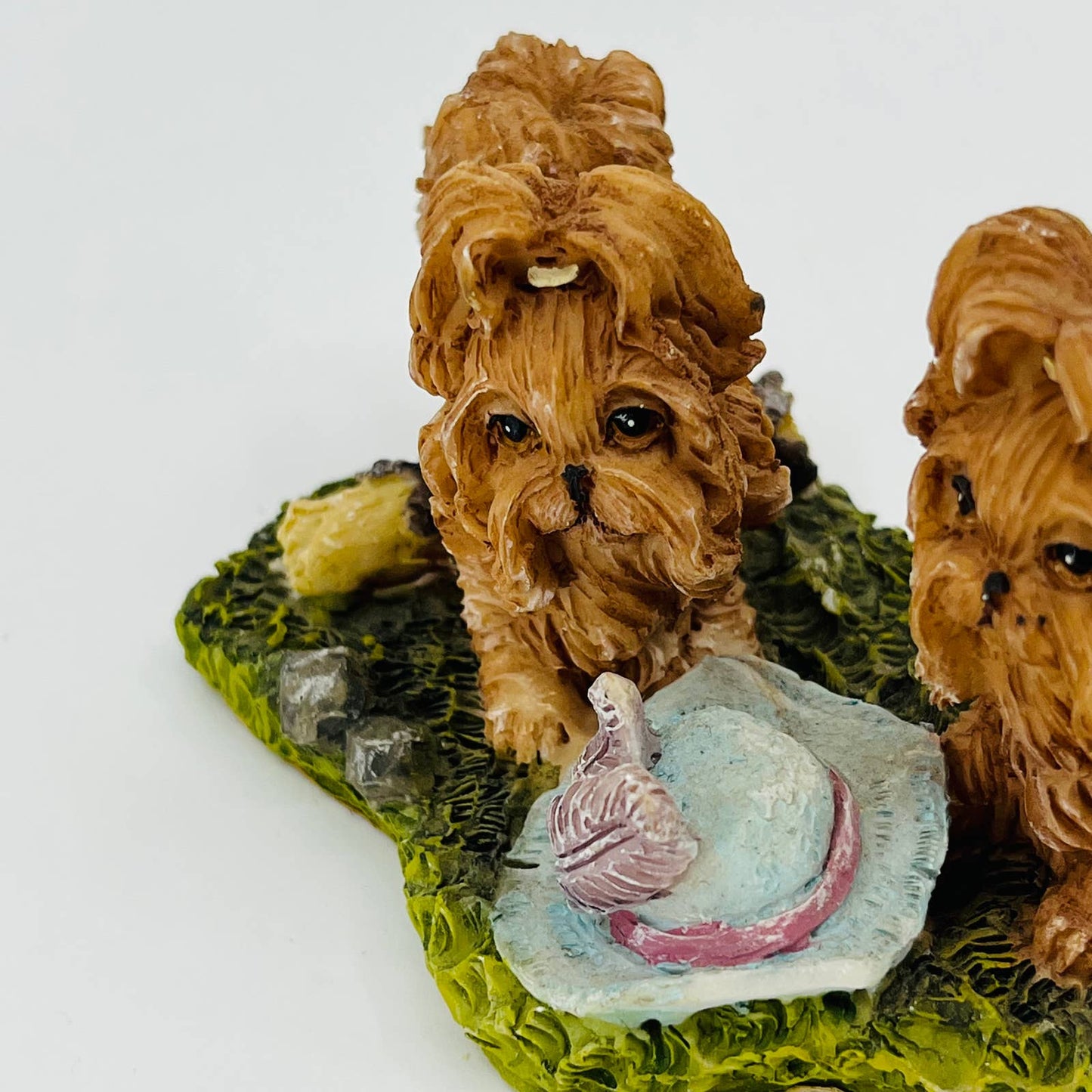 VTG Pair of Brown Shih Tzu Dog Figurines Cast Resin 4 x 2 1/2” FA8