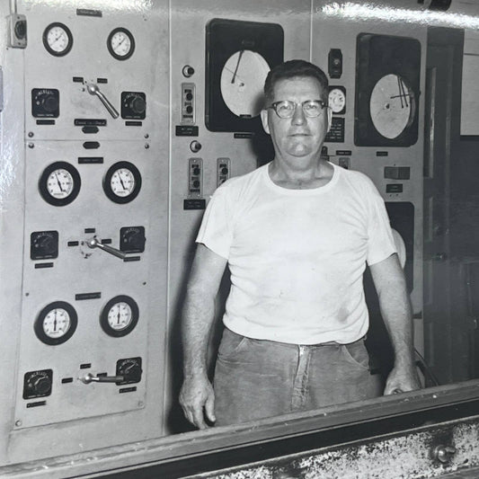 1950s Marinette Wisconsin Industrial Factor Worker & Machines Photo 5x7" AB7
