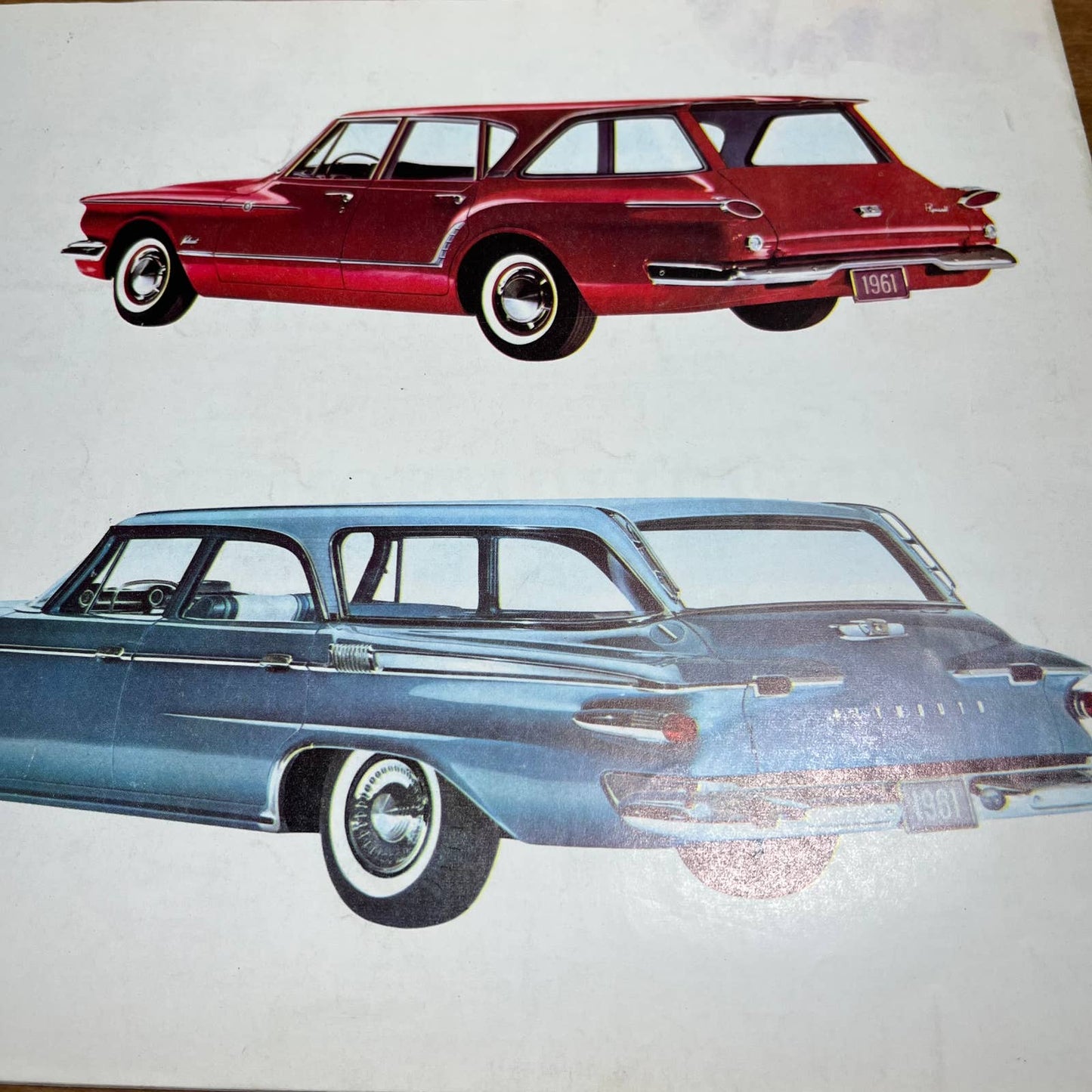 1961 Plymouth Valiant Chrysler Full Color Deluxe Sales Brochure Fury Suburban B4