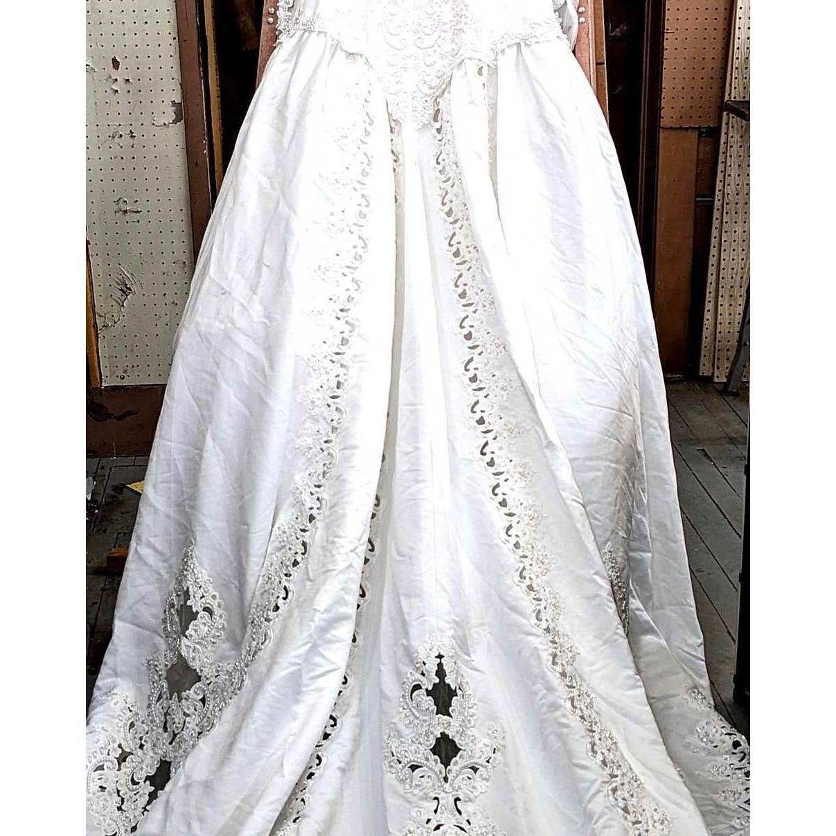 Vintage Forever Yours David’s Bridal Wedding Dress with Long Train
