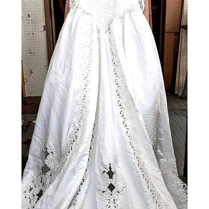 Vintage Forever Yours David’s Bridal Wedding Dress with Long Train