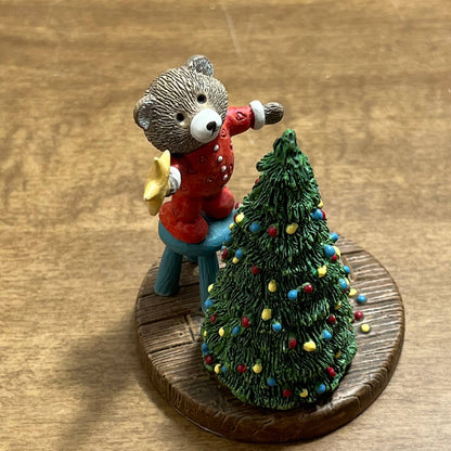 1988 Hallmark Tender Touches Bear Christmas Tree Christmas Decorates World TJ5