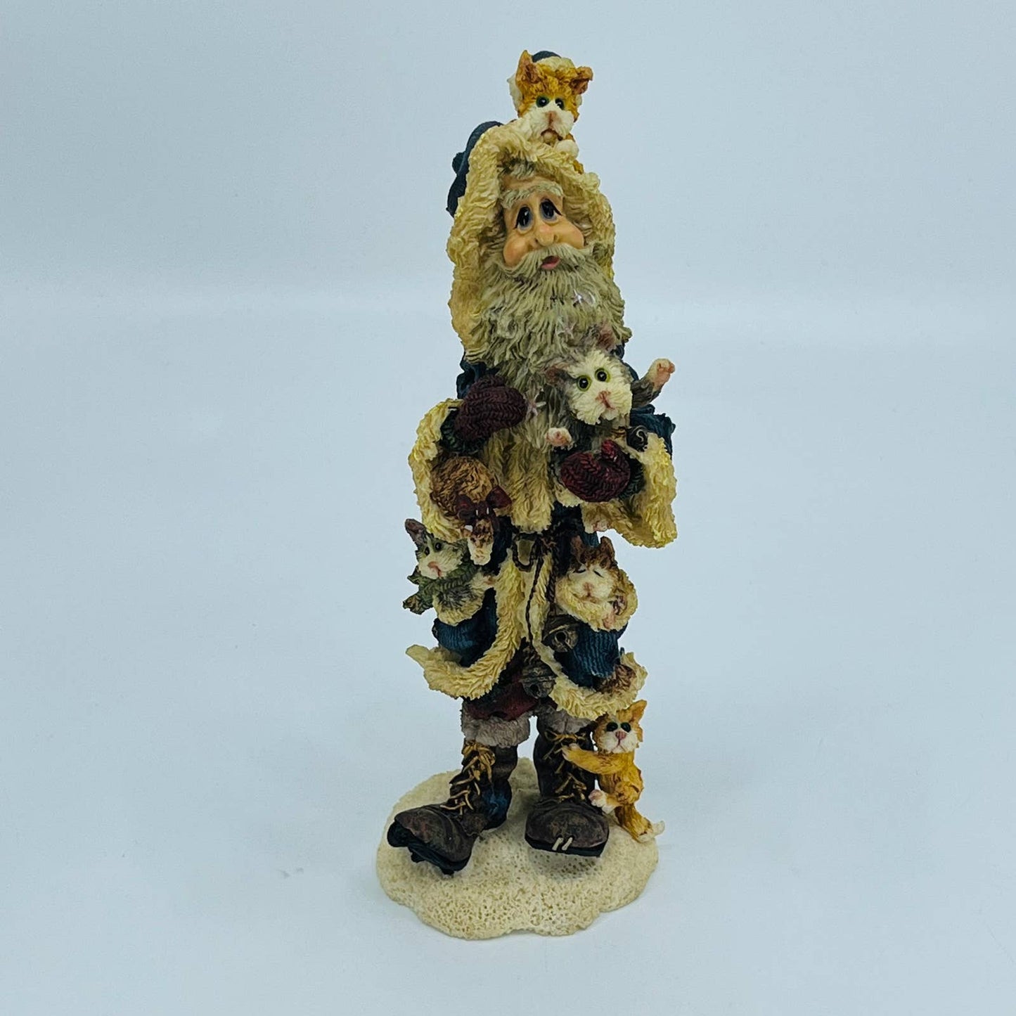 Boyds Bears Folkstone Collection 28003 Fuzznick with Claws & Co. Santa FA8
