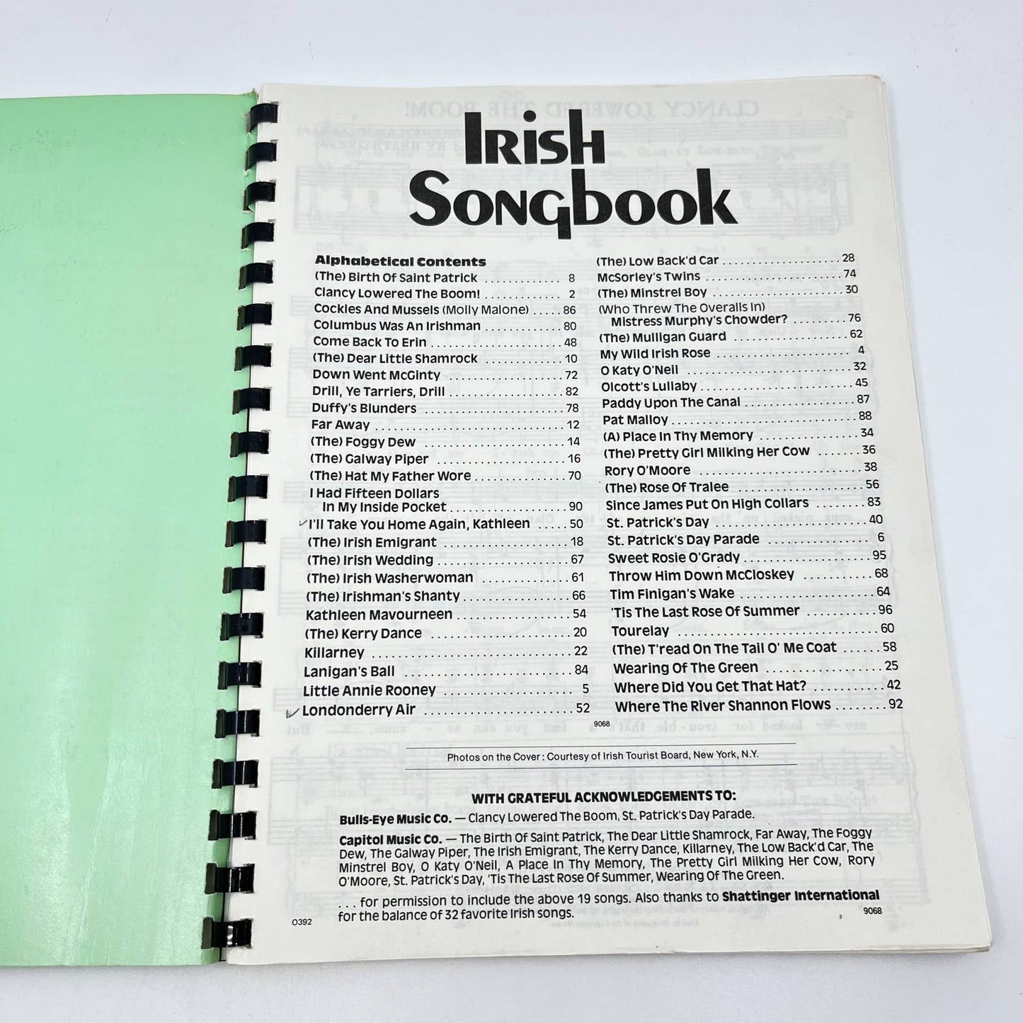 Vintage World Charts Presents IRISH SONGBOOK Piano/Vocal Sheet Music Book TE2