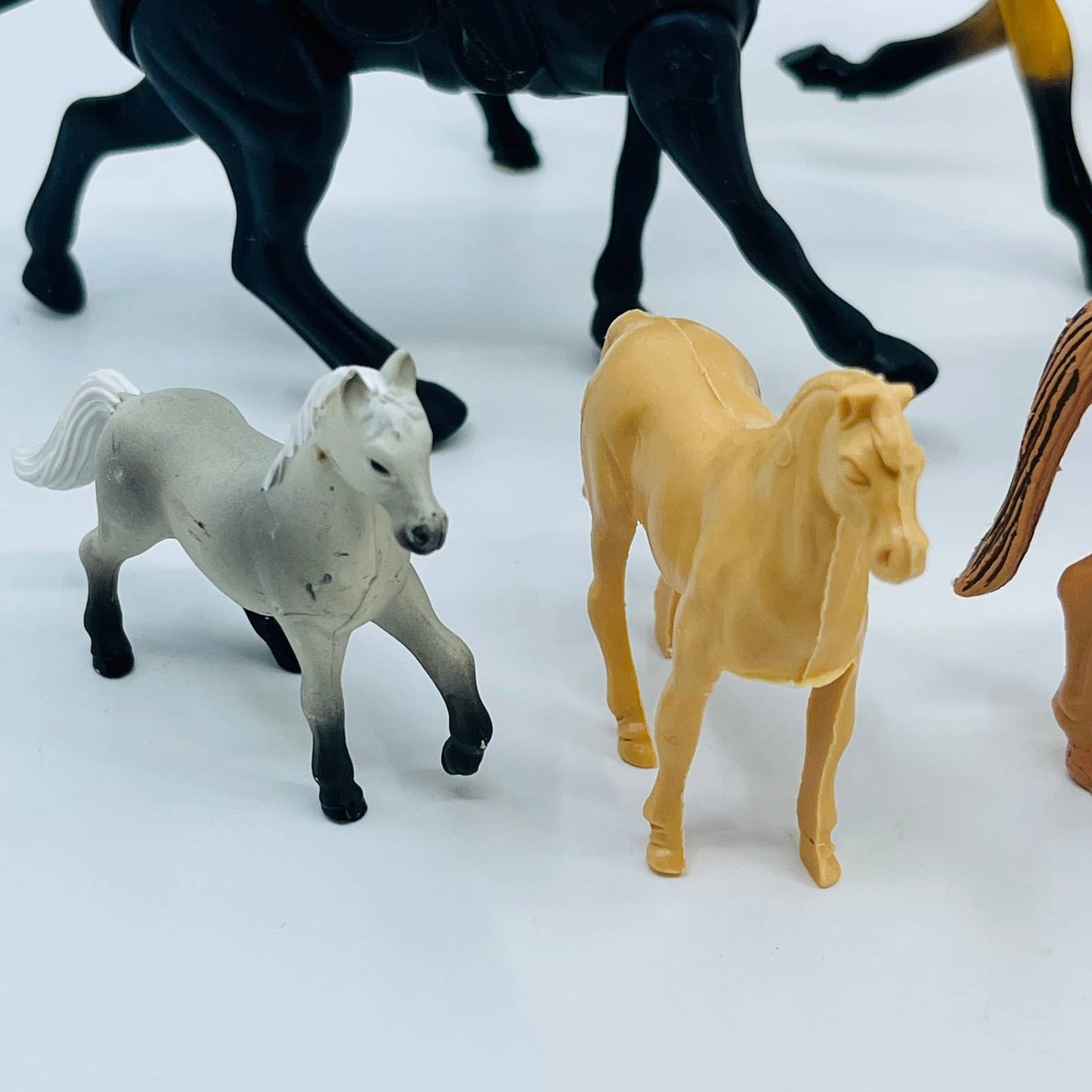 Vintage Toy Horse Figure Figurine LOT OF 9 Various Sizes TE1