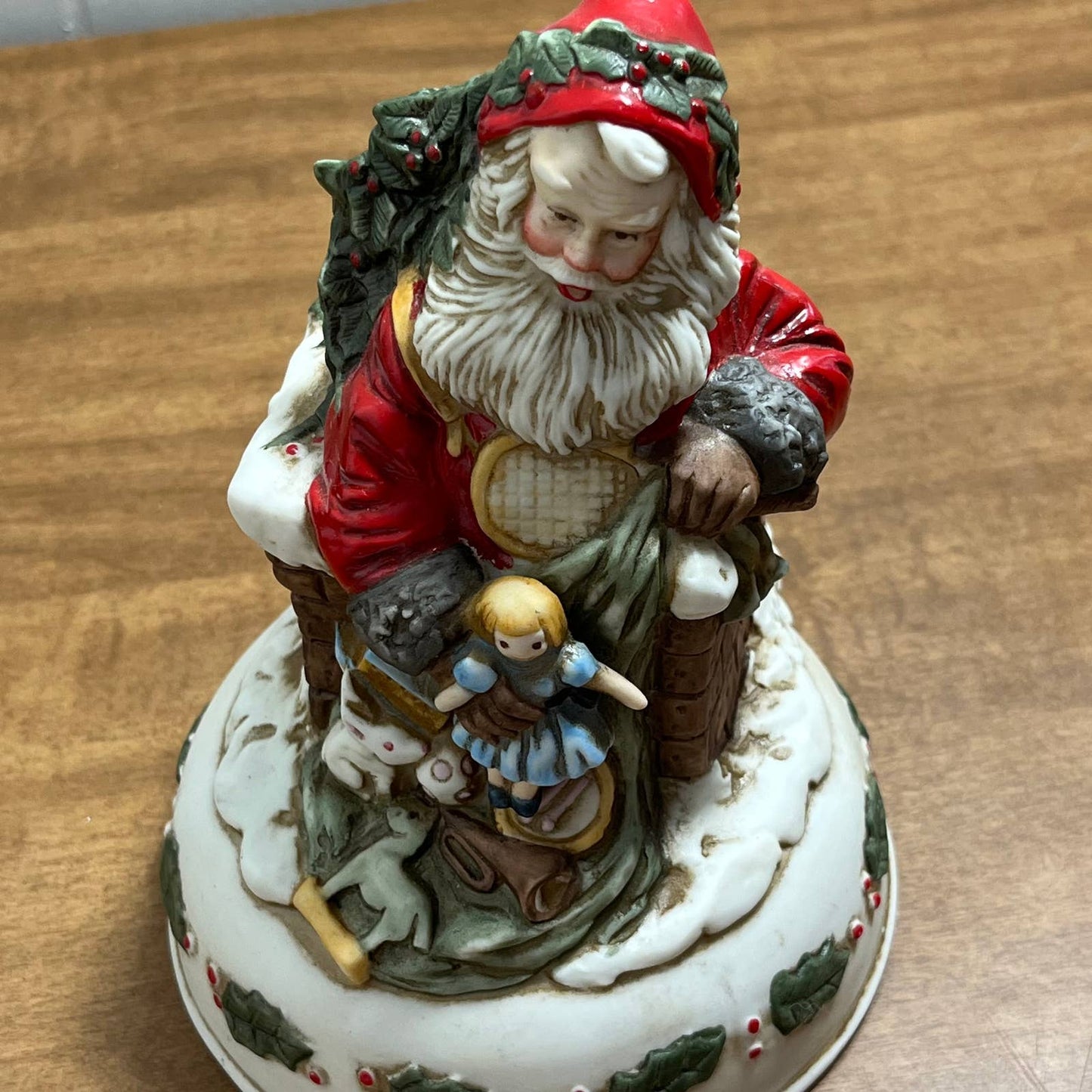 Vintage 1985 Enesco Christmas Santa Shoppe St. Nicholas Circa 1910 Music Box TA5