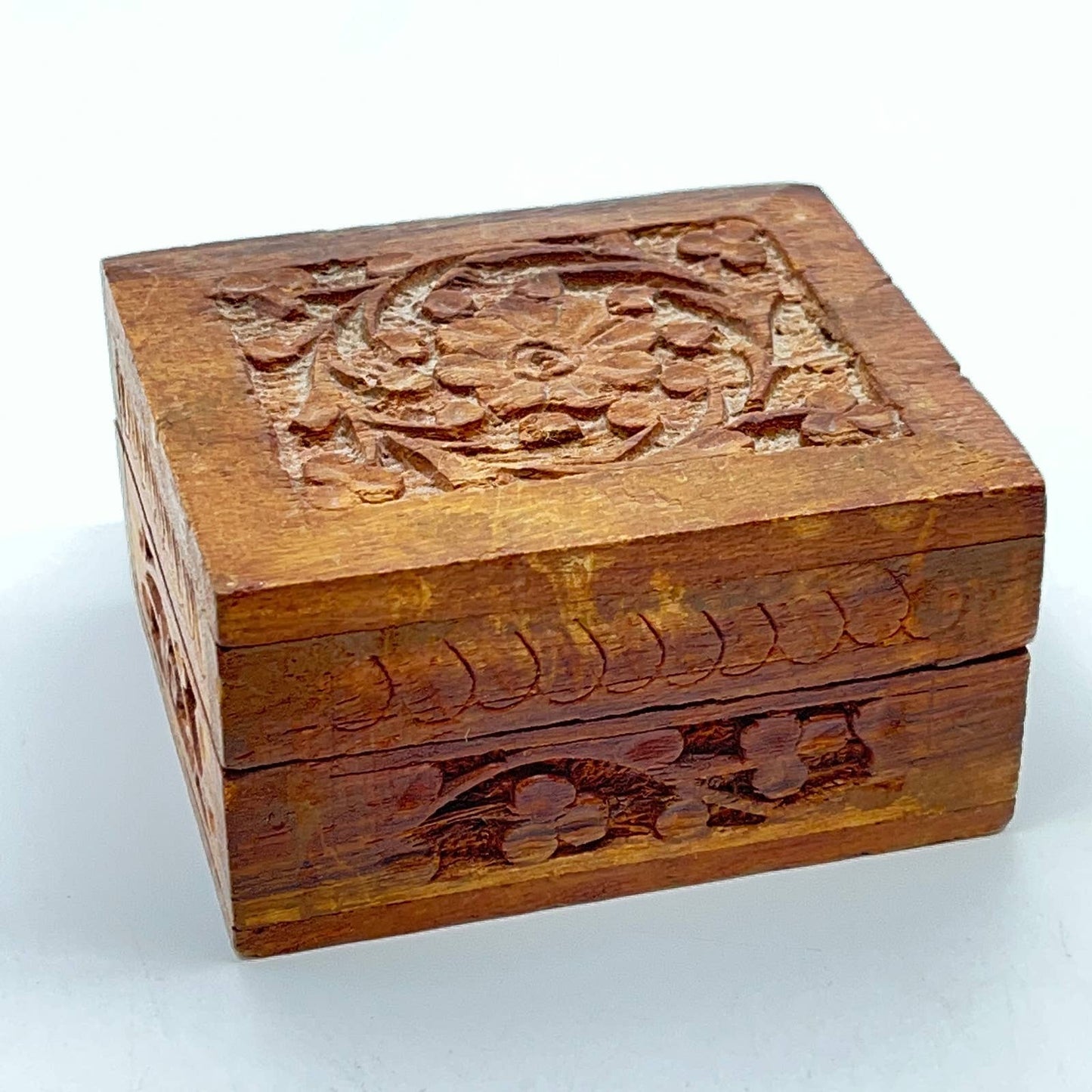 Vintage Teak Wood Carved Trinket Box India 3x2.5” TE5
