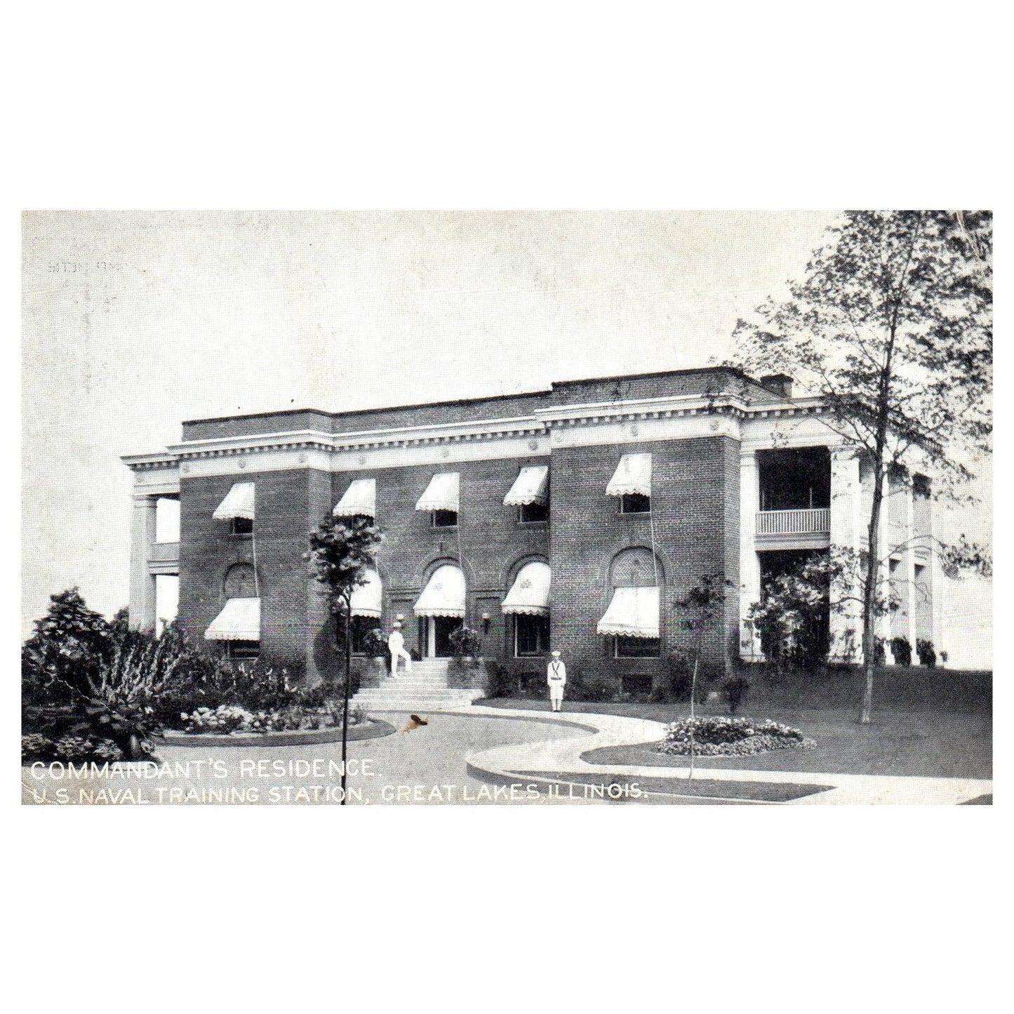 Commandant's Residence US Great Lakes Naval Training Station - Postcard TJ8-5
